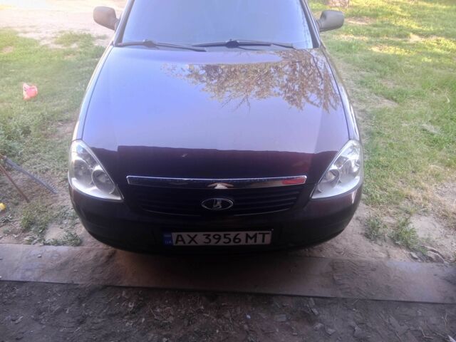 Червоний ВАЗ 2170 Priora, об'ємом двигуна 1.6 л та пробігом 207 тис. км за 3300 $, фото 1 на Automoto.ua