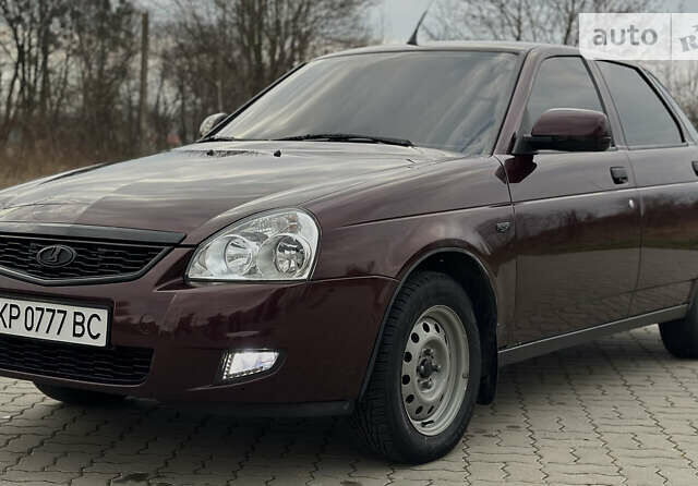 Красный ВАЗ 2170 Priora, объемом двигателя 1.6 л и пробегом 67 тыс. км за 5300 $, фото 1 на Automoto.ua