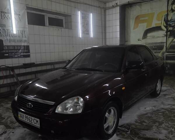 Красный ВАЗ 2170 Priora, объемом двигателя 1.6 л и пробегом 154 тыс. км за 3400 $, фото 1 на Automoto.ua