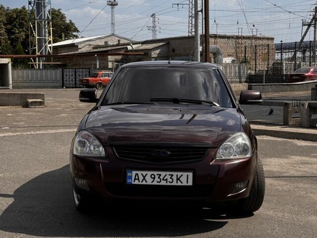 Червоний ВАЗ 2170 Priora, об'ємом двигуна 1.6 л та пробігом 317 тис. км за 3200 $, фото 1 на Automoto.ua