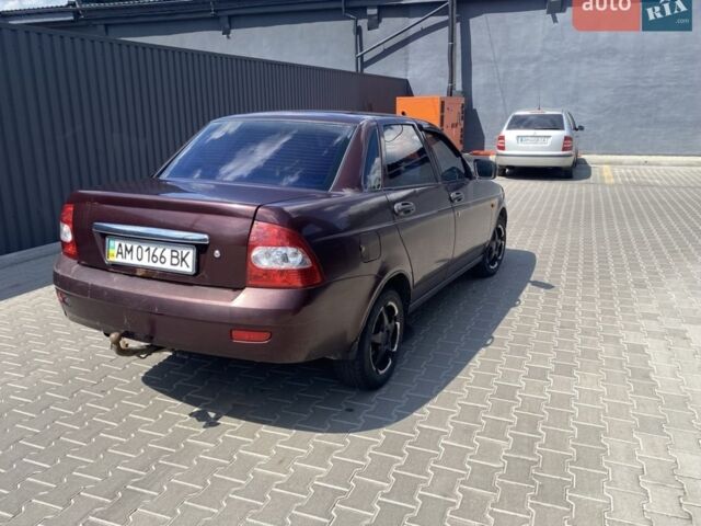 Красный ВАЗ 2170 Priora, объемом двигателя 1.6 л и пробегом 200 тыс. км за 2200 $, фото 1 на Automoto.ua