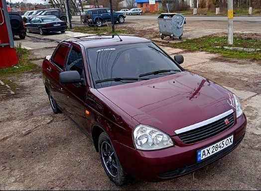 Красный ВАЗ 2170 Priora, объемом двигателя 6 л и пробегом 164 тыс. км за 3100 $, фото 1 на Automoto.ua