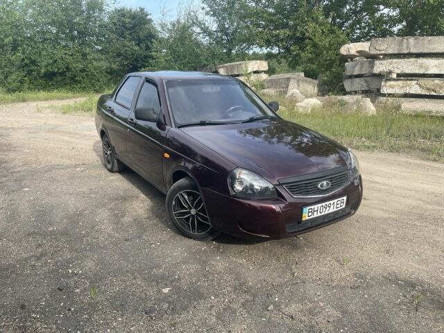 Красный ВАЗ 2170 Priora, объемом двигателя 1.6 л и пробегом 350 тыс. км за 2750 $, фото 1 на Automoto.ua