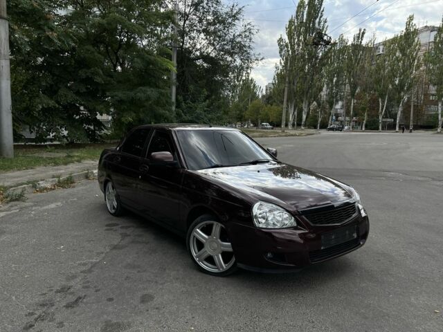 Красный ВАЗ 2170 Priora, объемом двигателя 1.6 л и пробегом 90 тыс. км за 5800 $, фото 1 на Automoto.ua