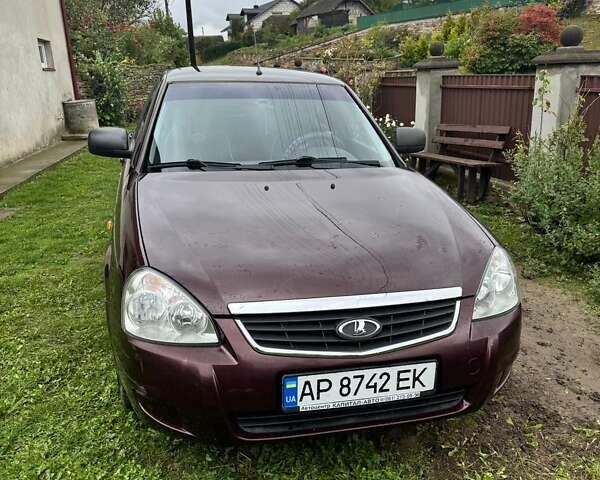 Красный ВАЗ 2170 Priora, объемом двигателя 1.6 л и пробегом 118 тыс. км за 4000 $, фото 1 на Automoto.ua