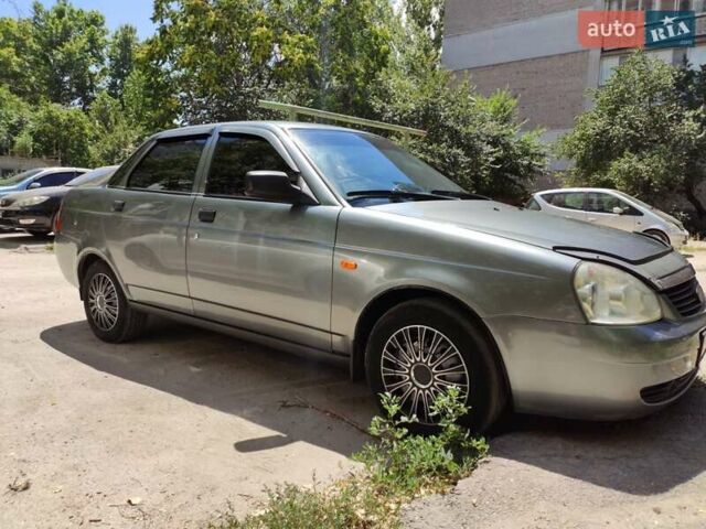 Сірий ВАЗ 2170 Priora, об'ємом двигуна 1.6 л та пробігом 242 тис. км за 2400 $, фото 1 на Automoto.ua