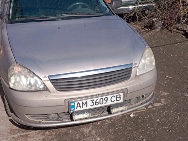 Серый ВАЗ 2170 Priora, объемом двигателя 1.6 л и пробегом 300 тыс. км за 1580 $, фото 1 на Automoto.ua