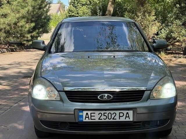 Сірий ВАЗ 2170 Priora, об'ємом двигуна 1.6 л та пробігом 216 тис. км за 2100 $, фото 1 на Automoto.ua