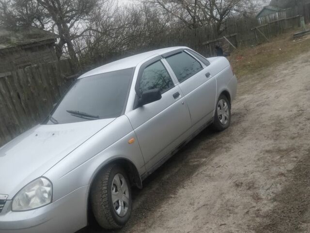 Серый ВАЗ 2170 Priora, объемом двигателя 1.6 л и пробегом 200 тыс. км за 3200 $, фото 1 на Automoto.ua