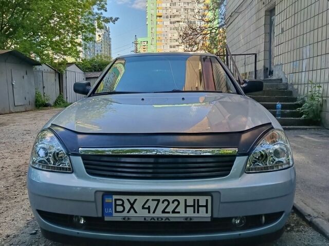 Серый ВАЗ 2170 Priora, объемом двигателя 1.6 л и пробегом 110 тыс. км за 2600 $, фото 1 на Automoto.ua