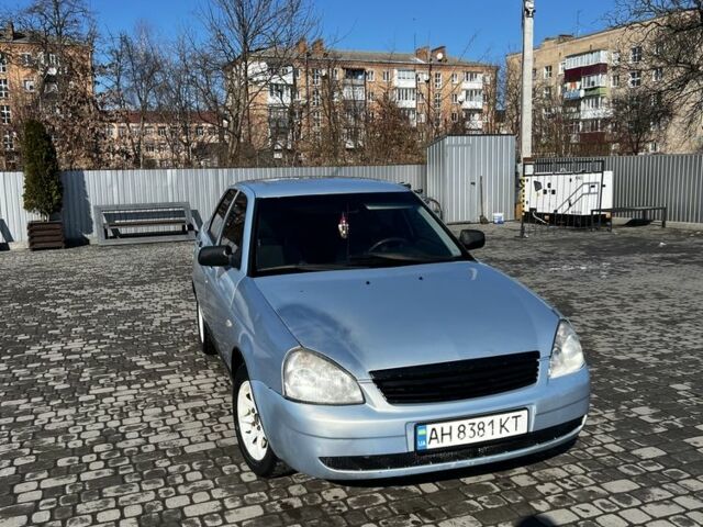 Серый ВАЗ 2170 Priora, объемом двигателя 1.6 л и пробегом 271 тыс. км за 1700 $, фото 1 на Automoto.ua
