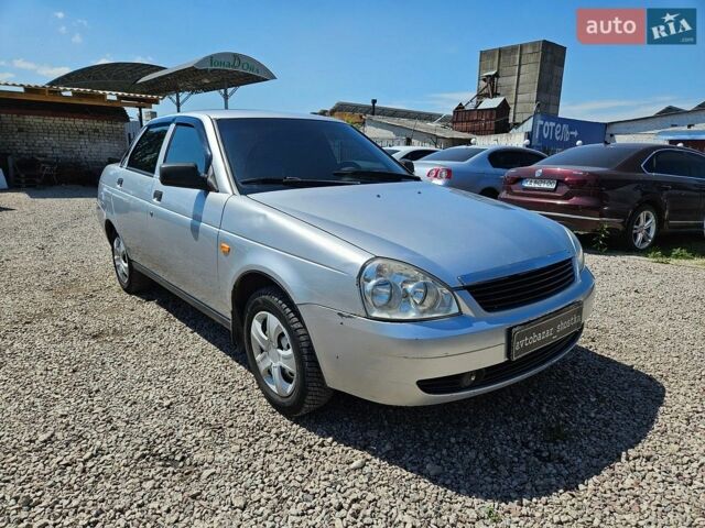 Сірий ВАЗ 2170 Priora, об'ємом двигуна 1.6 л та пробігом 201 тис. км за 1950 $, фото 1 на Automoto.ua