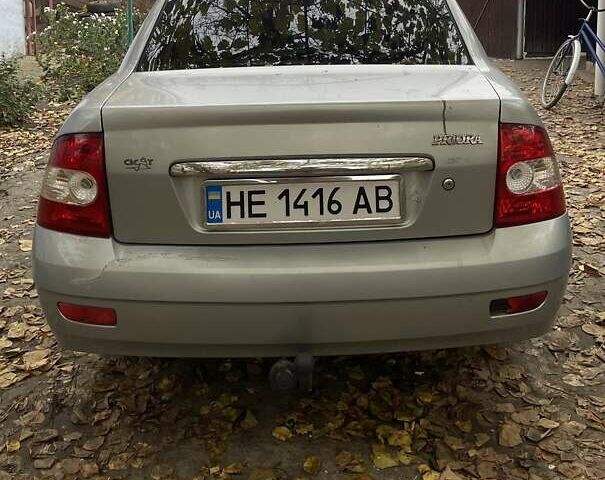 Серый ВАЗ 2170 Priora, объемом двигателя 1.6 л и пробегом 350 тыс. км за 2000 $, фото 1 на Automoto.ua