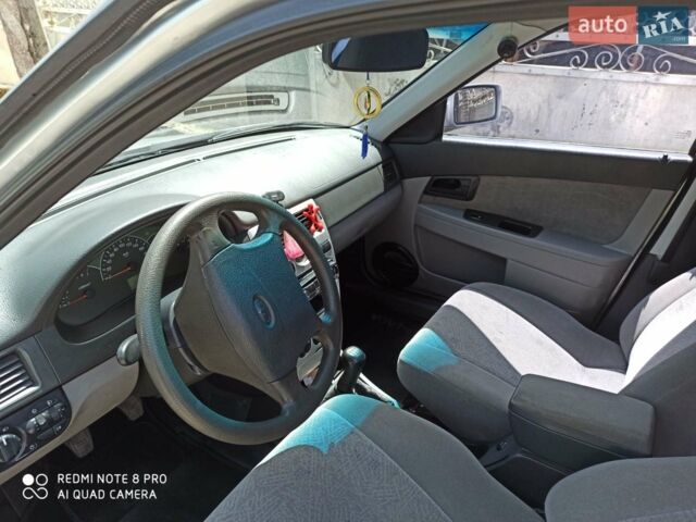 Сірий ВАЗ 2170 Priora, об'ємом двигуна 1.6 л та пробігом 195 тис. км за 2500 $, фото 1 на Automoto.ua