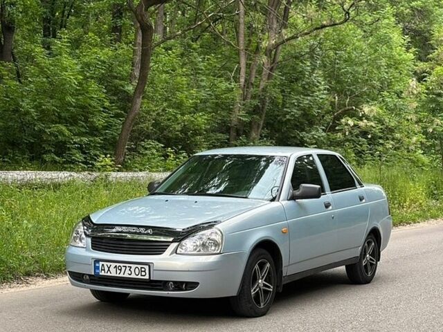 Серый ВАЗ 2170 Priora, объемом двигателя 1.6 л и пробегом 171 тыс. км за 2350 $, фото 1 на Automoto.ua
