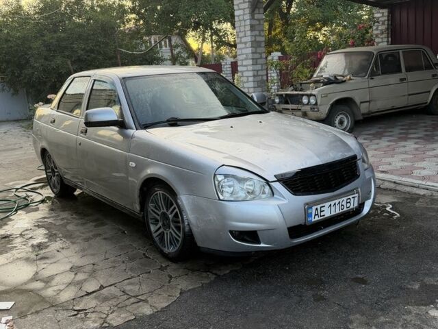 Серый ВАЗ 2170 Priora, объемом двигателя 1.6 л и пробегом 250 тыс. км за 1000 $, фото 1 на Automoto.ua