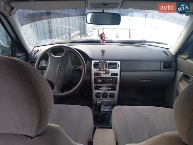 Серый ВАЗ 2170 Priora, объемом двигателя 1.6 л и пробегом 300 тыс. км за 2400 $, фото 1 на Automoto.ua