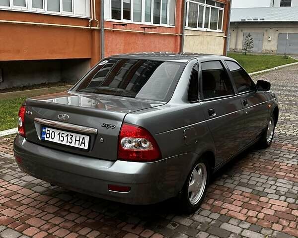 Серый ВАЗ 2170 Priora, объемом двигателя 1.6 л и пробегом 250 тыс. км за 2150 $, фото 1 на Automoto.ua