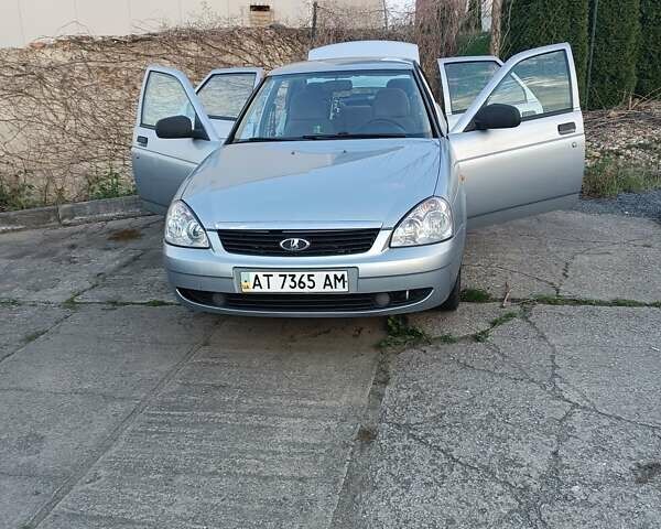 Серый ВАЗ 2170 Priora, объемом двигателя 1.6 л и пробегом 105 тыс. км за 3000 $, фото 1 на Automoto.ua