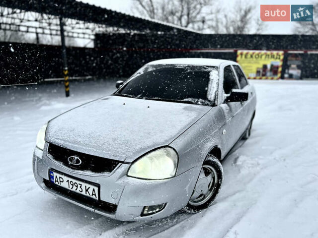 Сірий ВАЗ 2170 Priora, об'ємом двигуна 1.6 л та пробігом 229 тис. км за 2000 $, фото 1 на Automoto.ua