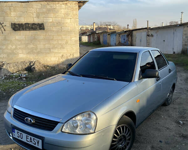 Серый ВАЗ 2170 Priora, объемом двигателя 1.6 л и пробегом 245 тыс. км за 2600 $, фото 1 на Automoto.ua