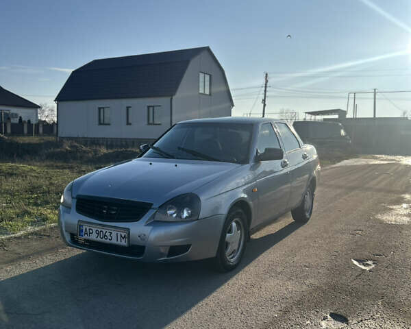 Серый ВАЗ 2170 Priora, объемом двигателя 1.6 л и пробегом 220 тыс. км за 2900 $, фото 1 на Automoto.ua