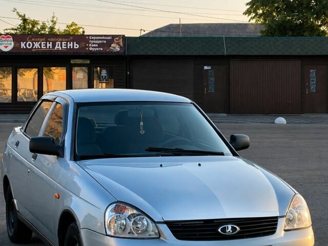 Сірий ВАЗ 2170 Priora, об'ємом двигуна 1.6 л та пробігом 220 тис. км за 1851 $, фото 1 на Automoto.ua