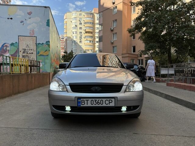 Серый ВАЗ 2170 Priora, объемом двигателя 1.6 л и пробегом 190 тыс. км за 3500 $, фото 1 на Automoto.ua