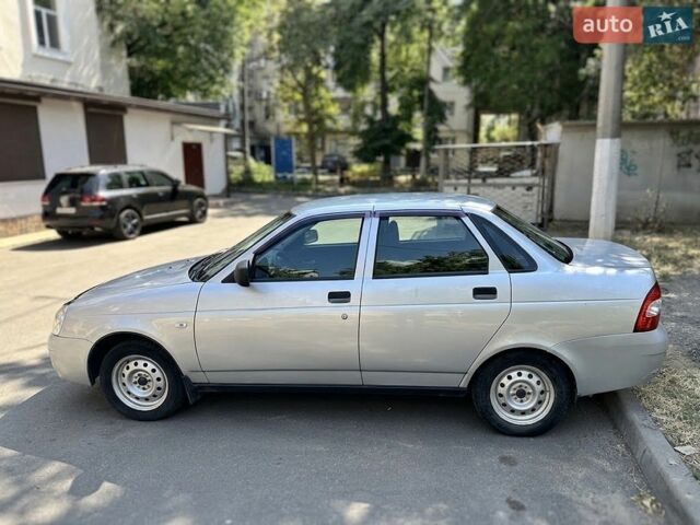 Сірий ВАЗ 2170 Priora, об'ємом двигуна 1.6 л та пробігом 205 тис. км за 2200 $, фото 1 на Automoto.ua
