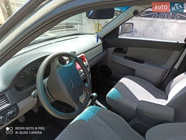 Сірий ВАЗ 2170 Priora, об'ємом двигуна 1.6 л та пробігом 195 тис. км за 2500 $, фото 1 на Automoto.ua