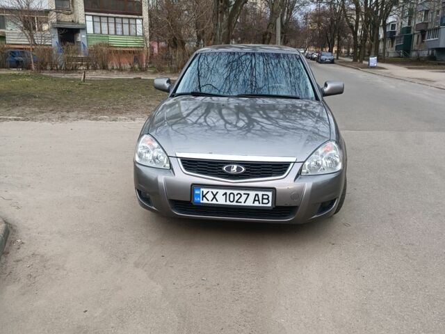 Серый ВАЗ 2170 Priora, объемом двигателя 1.6 л и пробегом 331 тыс. км за 3300 $, фото 1 на Automoto.ua