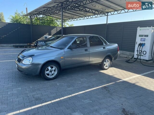 Сірий ВАЗ 2170 Priora, об'ємом двигуна 1.6 л та пробігом 220 тис. км за 1999 $, фото 1 на Automoto.ua