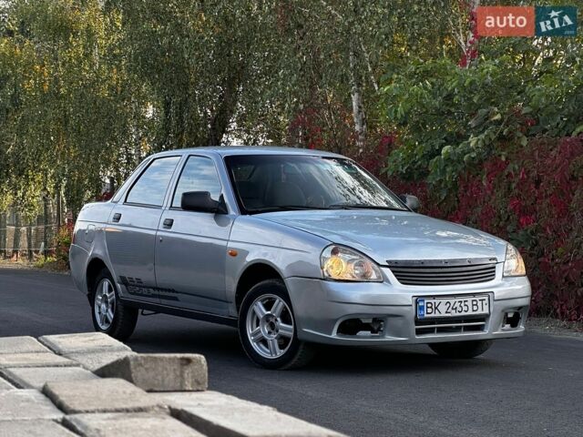 Сірий ВАЗ 2170 Priora, об'ємом двигуна 1.6 л та пробігом 227 тис. км за 1350 $, фото 1 на Automoto.ua