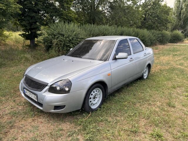 Серый ВАЗ 2170 Priora, объемом двигателя 1.6 л и пробегом 300 тыс. км за 1700 $, фото 1 на Automoto.ua