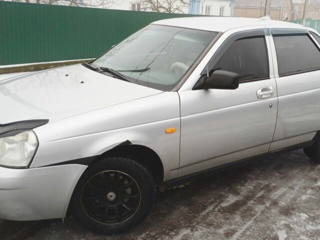 Серый ВАЗ 2170 Priora, объемом двигателя 1.6 л и пробегом 154 тыс. км за 2000 $, фото 1 на Automoto.ua