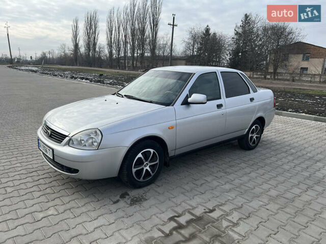Серый ВАЗ 2170 Priora, объемом двигателя 1.6 л и пробегом 171 тыс. км за 2900 $, фото 1 на Automoto.ua