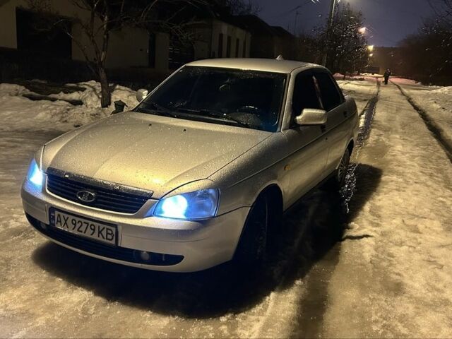 Сірий ВАЗ 2170 Priora, об'ємом двигуна 1.6 л та пробігом 250 тис. км за 2300 $, фото 1 на Automoto.ua