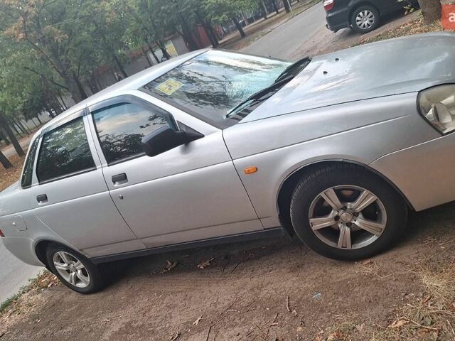 Сірий ВАЗ 2170 Priora, об'ємом двигуна 1.6 л та пробігом 215 тис. км за 1900 $, фото 1 на Automoto.ua