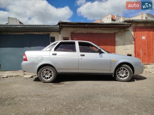 Сірий ВАЗ 2170 Priora, об'ємом двигуна 1.6 л та пробігом 280 тис. км за 2350 $, фото 1 на Automoto.ua