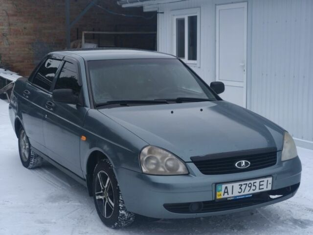 Серый ВАЗ 2170 Priora, объемом двигателя 1.6 л и пробегом 216 тыс. км за 2350 $, фото 1 на Automoto.ua