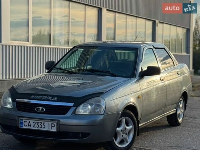 Серый ВАЗ 2170 Priora, объемом двигателя 1.6 л и пробегом 245 тыс. км за 1999 $, фото 1 на Automoto.ua