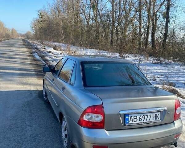 Сірий ВАЗ 2170 Priora, об'ємом двигуна 1.6 л та пробігом 213 тис. км за 2000 $, фото 1 на Automoto.ua