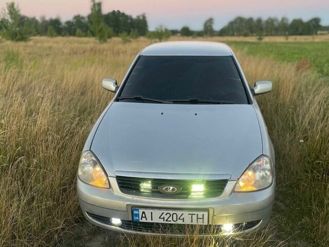 Сірий ВАЗ 2170 Priora, об'ємом двигуна 1.6 л та пробігом 180 тис. км за 1849 $, фото 1 на Automoto.ua