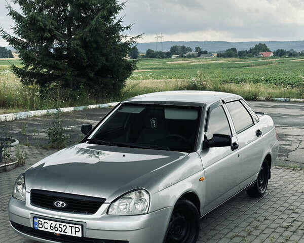 Сірий ВАЗ 2170 Priora, об'ємом двигуна 1.6 л та пробігом 197 тис. км за 1499 $, фото 1 на Automoto.ua
