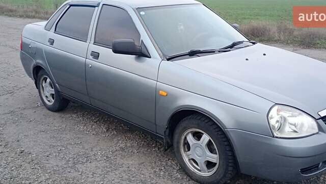 Сірий ВАЗ 2170 Priora, об'ємом двигуна 1.6 л та пробігом 180 тис. км за 2350 $, фото 1 на Automoto.ua