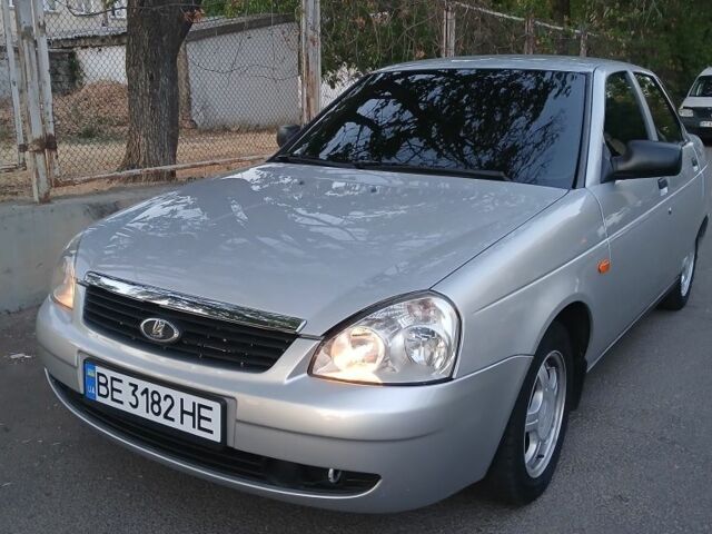 Серый ВАЗ 2170 Priora, объемом двигателя 1.6 л и пробегом 65 тыс. км за 3650 $, фото 1 на Automoto.ua