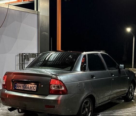 Серый ВАЗ 2170 Priora, объемом двигателя 1.6 л и пробегом 325 тыс. км за 1600 $, фото 1 на Automoto.ua