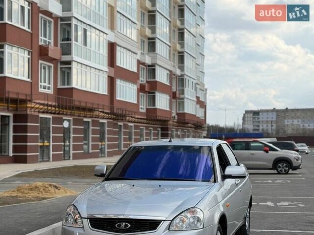 Серый ВАЗ 2170 Priora, объемом двигателя 1.6 л и пробегом 200 тыс. км за 2600 $, фото 1 на Automoto.ua