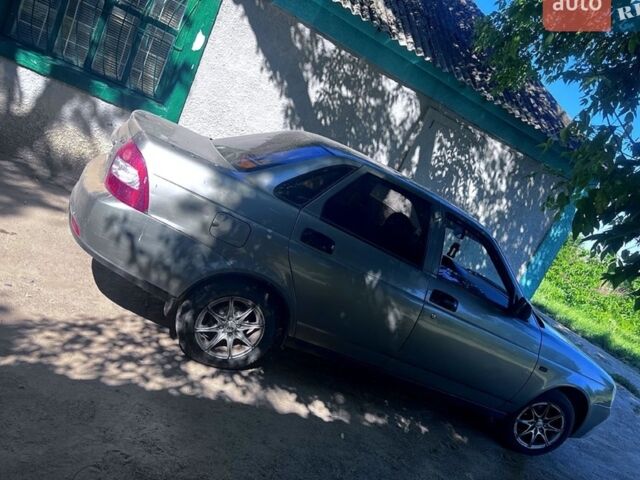 Сірий ВАЗ 2170 Priora, об'ємом двигуна 1.6 л та пробігом 250 тис. км за 1900 $, фото 1 на Automoto.ua