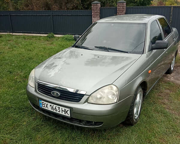 Серый ВАЗ 2170 Priora, объемом двигателя 1.6 л и пробегом 320 тыс. км за 1700 $, фото 1 на Automoto.ua